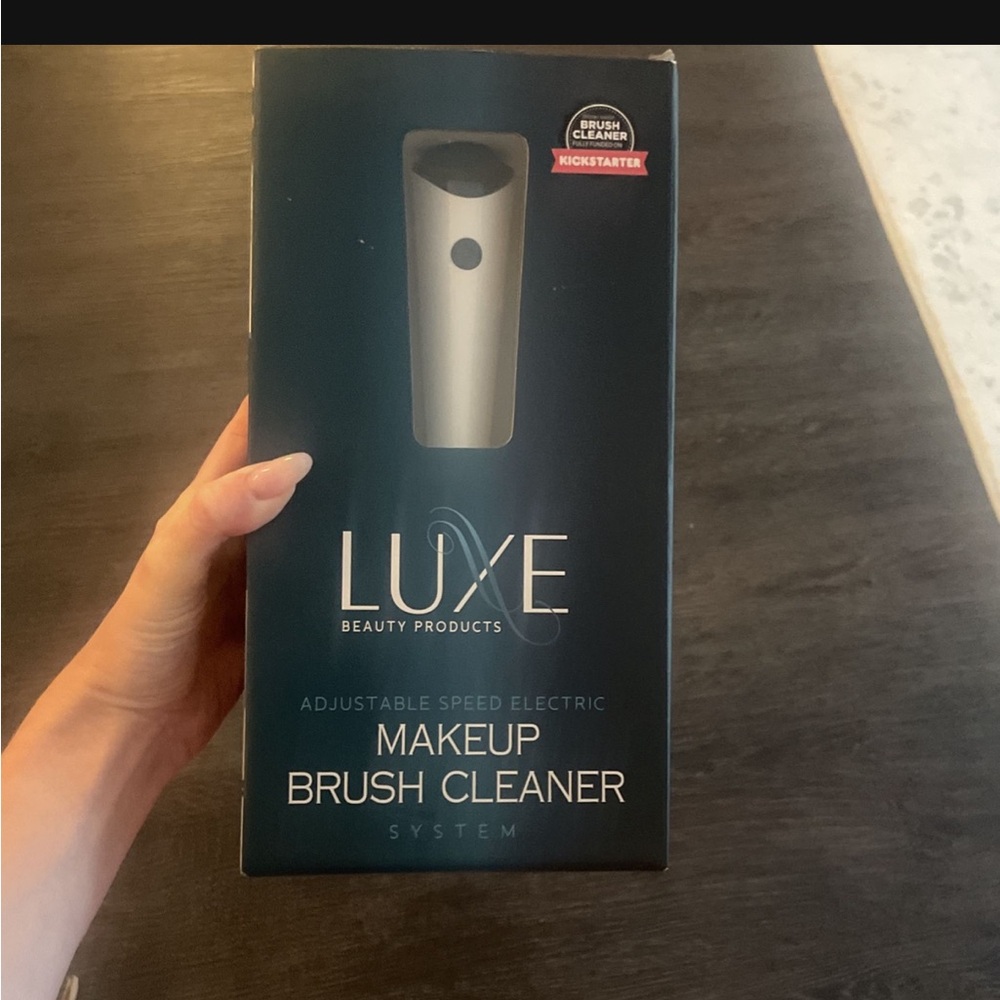 Luxe Makeup Brush Cleaner